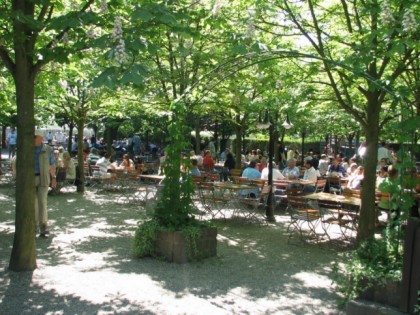 Фото: Bayerischer Biergarten