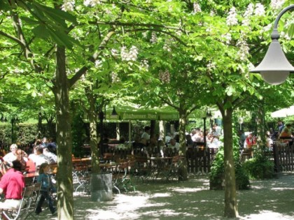 Фото: Bayerischer Biergarten